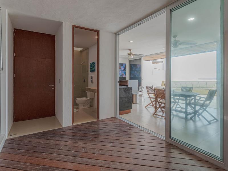 Penthouse Coral Blu